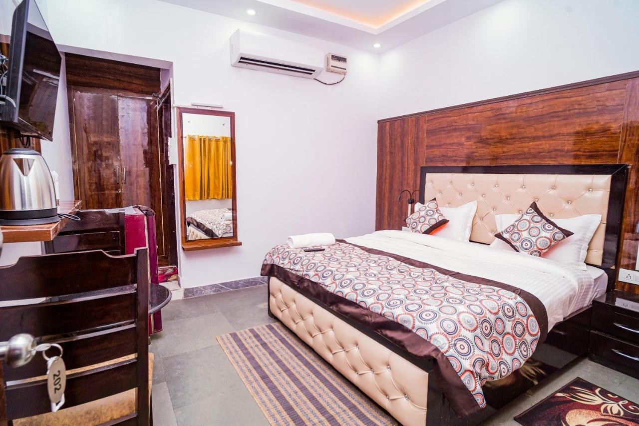 Golden Residency Hotel New Delhi Exterior photo