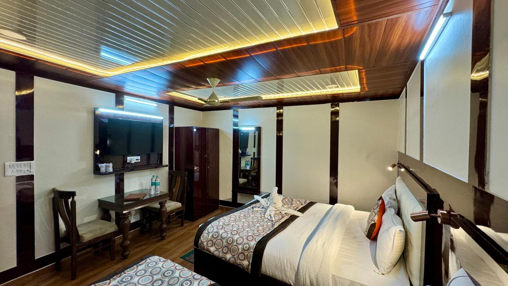 Golden Residency Hotel New Delhi Exterior photo