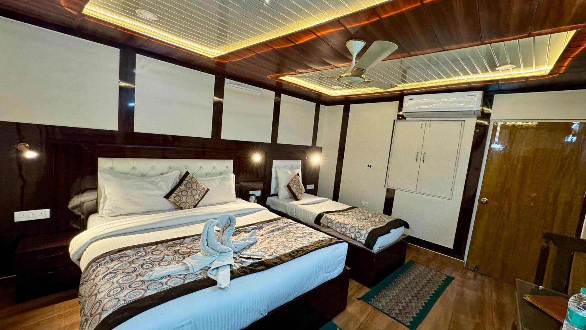 Golden Residency Hotel New Delhi Exterior photo