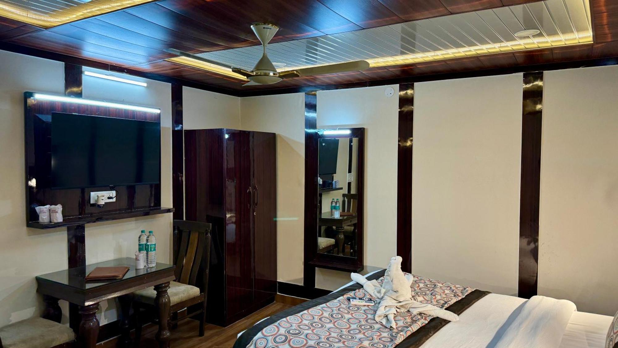 Golden Residency Hotel New Delhi Exterior photo