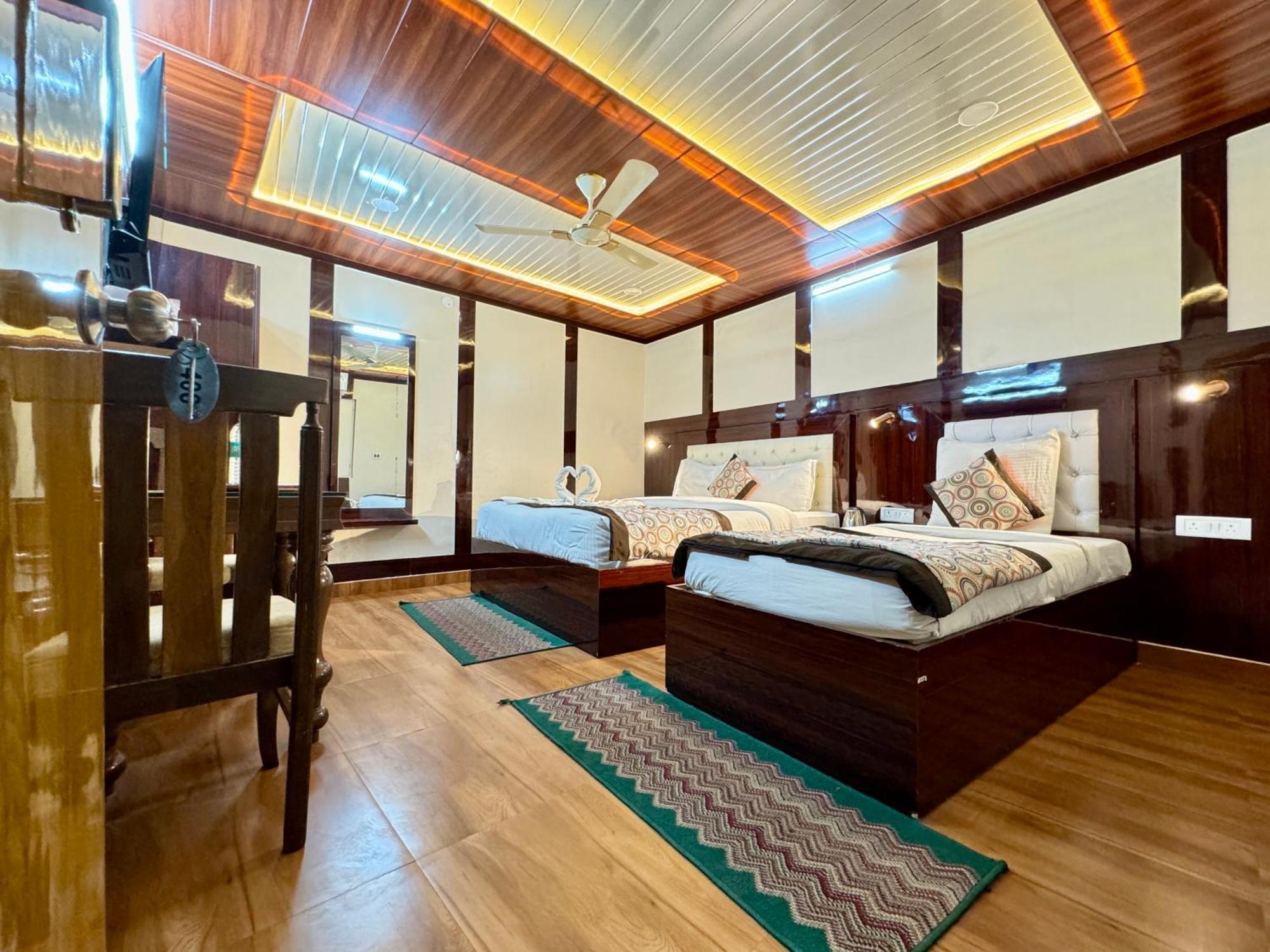 Golden Residency Hotel New Delhi Exterior photo